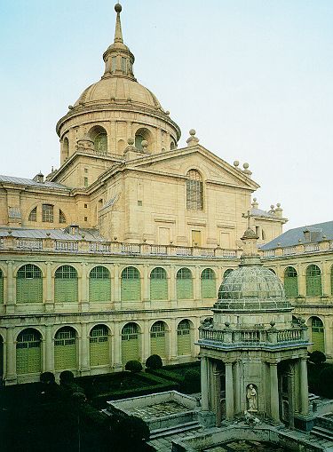 25 - Juán B. de Toledo - Patio de los Evangelistas del Escorial